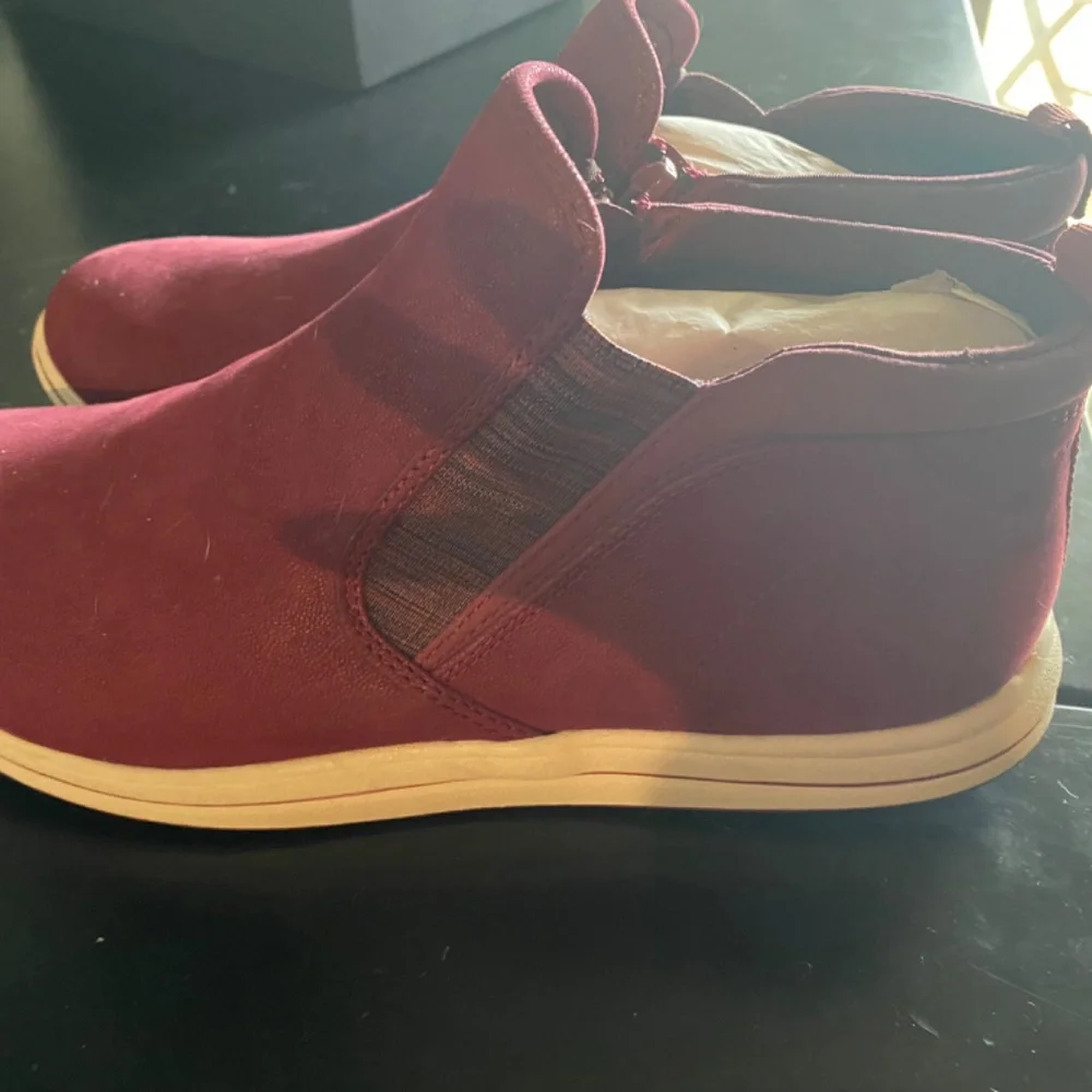 Booties - Picture 3 of 4